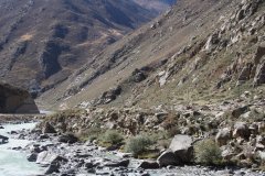 25-Along the fast flowing river to Lhasa